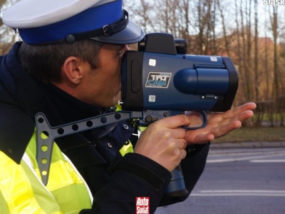 Okazuje się, że mandat za przekroczenie prędkości o 1 km na godz. to nie fikcja. Przepisy dopuszczają