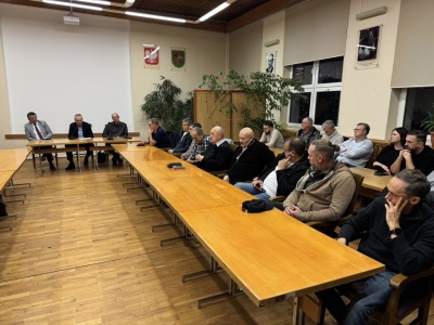 Mieszkańcy pytają, inwestor odpowiada. Co dalej z  modernizacją magistrali kolejowej w Zebrzydowicach?