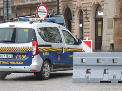 Centrum Krakowa pod szczególnym nadzorem. Wzmożone patrole służb