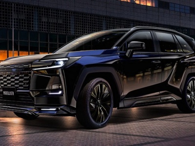 Toyota RAV4 pręży muskuły. Wyróżni się pod każdym korpo