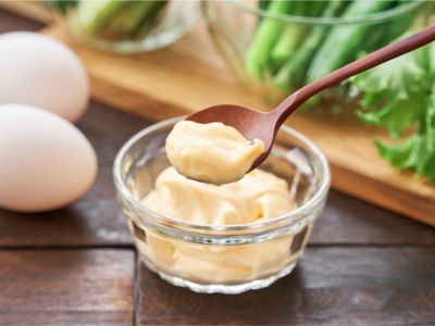 Zwarzony majonez? Dodaj jedną łyżkę, a znów będzie aksamitny