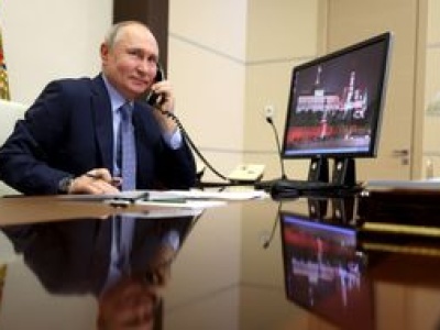 Putin otwarty na rozmowy z Macronem. Padły argumenty