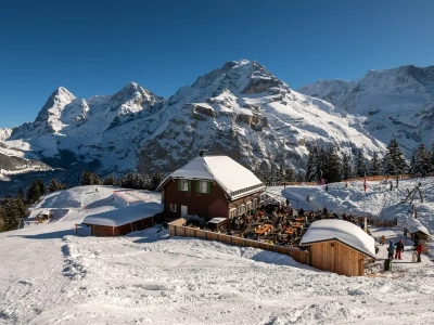 Tu znajduje się najbardziej stroma kolejka świata. Na szczycie piękna wioska