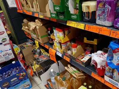 Kasy samoobsługowe miały sprawić, że wszystkim będzie lżej. Nie jest