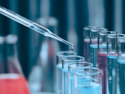 Sztuczna inteligencja w medycynie wykazuje uprzedzenia. Nowe badania z Harvardu