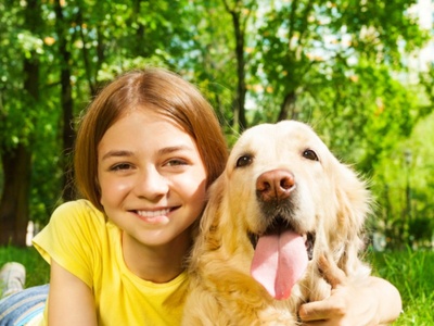 Obecność psa w domu zmienia mikrobiotę i może chronić młodzież przed agresją