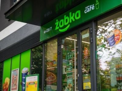 Nowa usługa w Żabce: poprawki krawieckie online