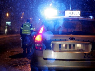 Dramat w Krakowie. Młody mężczyzna walczy o życie. Nie wiadomo, kim jest