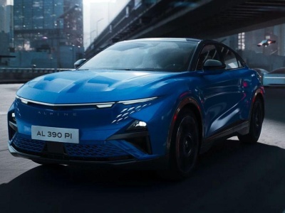 Alpine A390 uwalnia radość z jazdy w zautomatyzowanym i zrobotyzowanym świecie