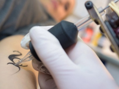 To tylko niewinny tatuaż? Lepiej się zastanów