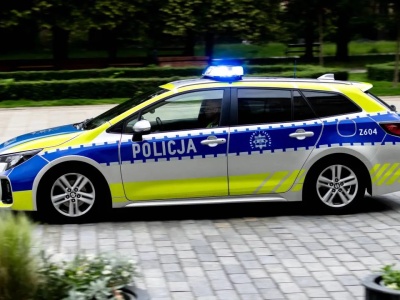 Kompletnie pijany kierowca z Ukrainy staranował ogrodzenie kościoła