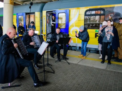 Wyjątkowy muzyczny pociąg jedzie przez Polskę. Zawitał też do Łodzi