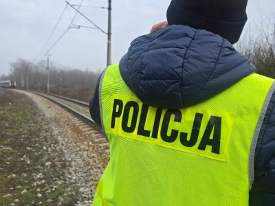 Tragiczny wypadek na przejeździe kolejowym. Zginęły dwie osoby