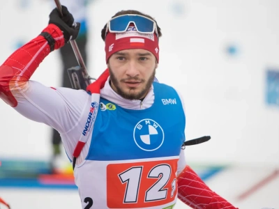 Biathlon: Fenomenalny Giacomel wygrał bieg masowy! Pierwszy występ Jana Guńki w tej konkurencji