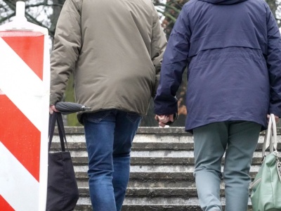 Polacy w Wielkiej Brytanii będą pracować dłużej. Zmiany w 2026 roku