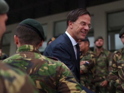 Szef NATO: „Młodzi ludzie będą gotowi chwycić za broń”