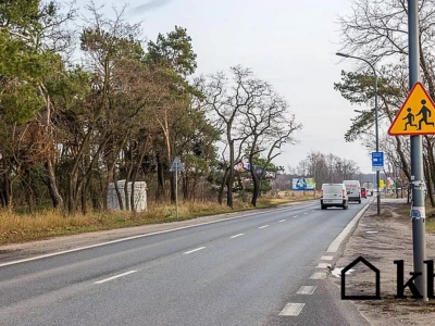 To najdłuższa ulica w Warszawie. Ma większą długość niż odległości między wieloma miastami