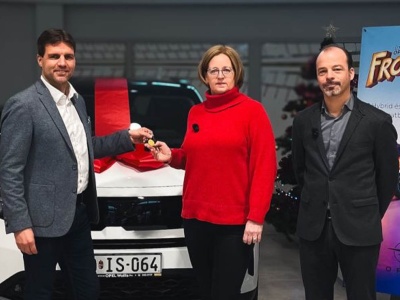 500. egzemplarz Opla Frontery sprzedany w Budapeszcie. Pod maską silnik 145 KM