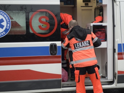 Poprawione, ale czy ok?  /// Nowe przepisy zmniejszają liczbę doświadczonych lekarzy w PRM?