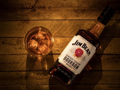 Ameryka tonie w whiskey. Jedna z najsłynniejszych marek bourbona wstrzymuje produkcję