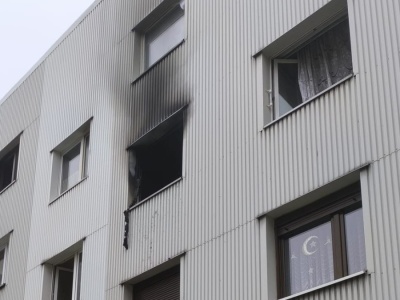 Groźny pożar w bloku w Radzionkowie. Jedna osoba w szpitalu