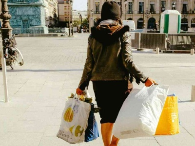 Kupujemy więcej, niż planujemy. Tak działa psychologiczna pułapka