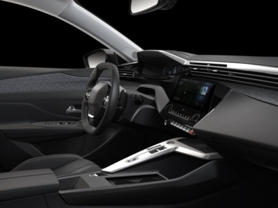 W tym przypadku dopłata 5900 zł oznacza zmianę silnika oraz wyższy poziom wyposażenia. Z „nielubianej jednostki” na poskramiacza kilometrów