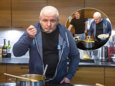 Mistrz kulinarny i poseł KO Paweł Kowal zabrał syna do kuchni. Ugotowali zupę dla za…