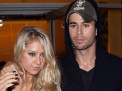 Anna Kournikova URODZIŁA! Enrique Iglesias został ojcem po raz CZWARTY i pokazał ZDJĘCIE dziecka (FOTO)