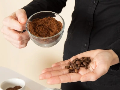 Zrób to z fusami z kawy przed Wigilią. Dom będzie pachniał, zanim goście zapukają