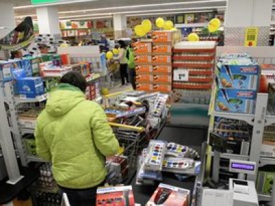 Sklepy zamykają się na 3 dni. Do której godziny zrobimy zakupy?