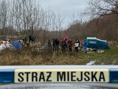 Przedświąteczne odwiedziny uczniów wśród osób w kryzysie bezdomności