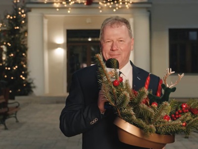 Jak Polska długa i szeroka. Samorządowcy składają mieszkańcom życzenia świąteczne