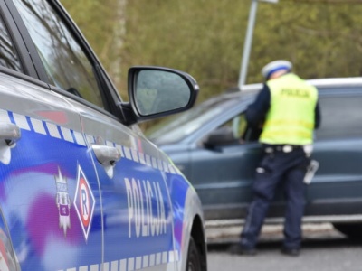 Kontrola drogowa bez stresu. Co wolno policjantowi, a jakie obowiązki ma kierowca?