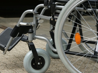 Orzeczenie o niepełnosprawności na stałe. Zobacz, kiedy przysługuje i co zmienia się w 2026 roku