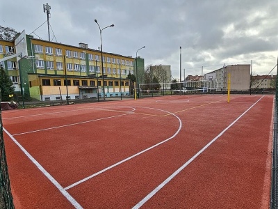 Mieszkańcy głosowali, miasto zbudowało: szkolne boisko i pumptrack