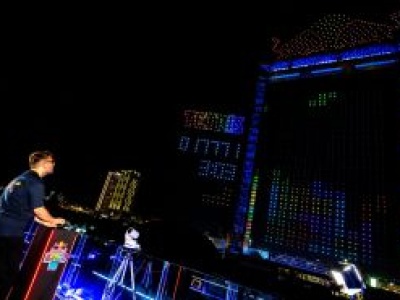 Grali w Tetrisa na niebie. Świat jeszcze czegoś takiego nie widział