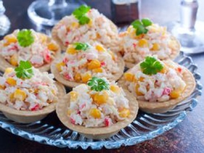 Wigilijna sałatka podana na nowo. Tymi trikami jeszcze możesz ją uratować