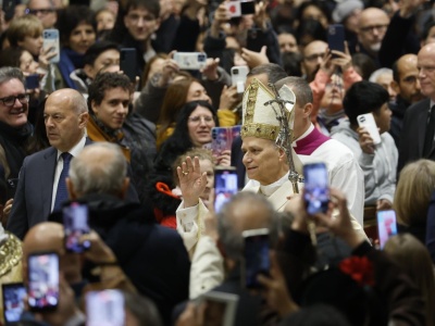 Leon XIV w Boże Narodzenie: pokój nie rodzi się z siły, lecz z wysłuchanego płaczu