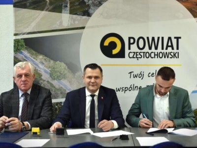 Umowy na komunikację publiczną w powiecie podpisane. Znamy przewoźników na 2026 rok