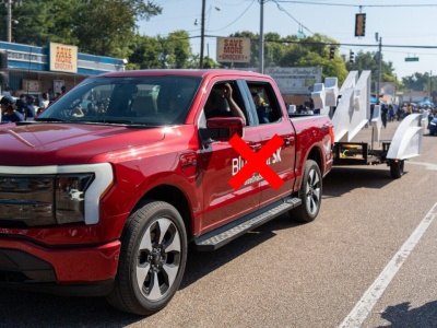 Ford ogranicza współpracę z SK On i LG En Sol. Z rozrzewnieniem wspomina wielkie silniki, za strategicznego partnera bierze CATL