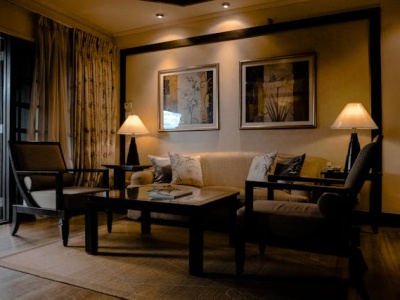 Listwy styrodurowe – jak elegancka sztukateria wewnętrzna zmienia charakter wnętrza?