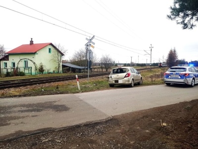Wypadek na Podkarpaciu. Zignorował znak STOP- zderzył się z pociągiem!
