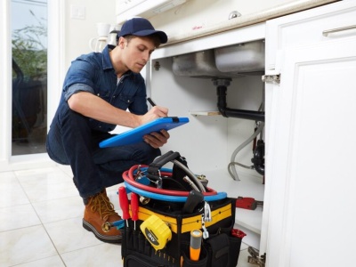 8 zawodów w UK z wysokimi zarobkami i niewymagające dyplomu