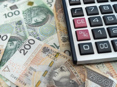 Tyle musisz mieć oszczędności, aby przestać pracować. Utrzymasz się z odsetek. Są wyliczenia