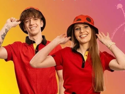 Biedronka przygotowuje się na wakacje, chociaż za oknem siarczysty mróz