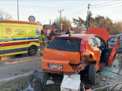 Świąteczne popołudnie z interwencją służb po zderzeniu dwóch aut