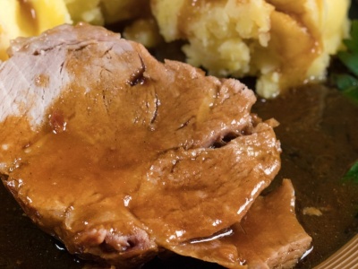 Miękka i aromatyczna karkówka od Karoliny Stolarskiej-Bigos. Wykorzystasz to, co zostało po świętach