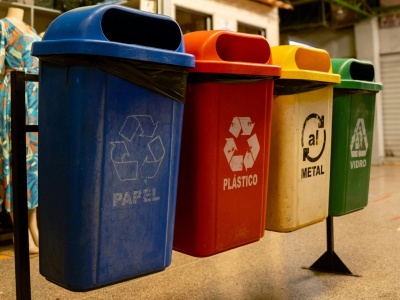 Tu nie wyrzucaj płyt CD. Polacy wciąż nie wiedzą, grozi za to surowa kara