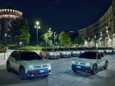 Nowe Renault 4 E-Tech sprzedaje się dużo gorzej niż oczekiwano. Będzie zmiana pozycjonowania?